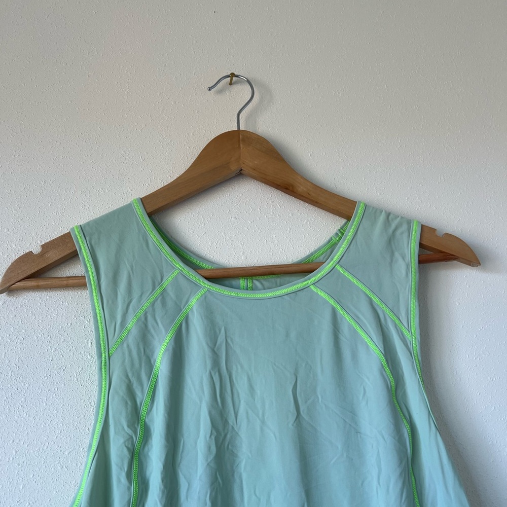 Womens Lululemon Tank Top Size Large - Picture 2 of 4